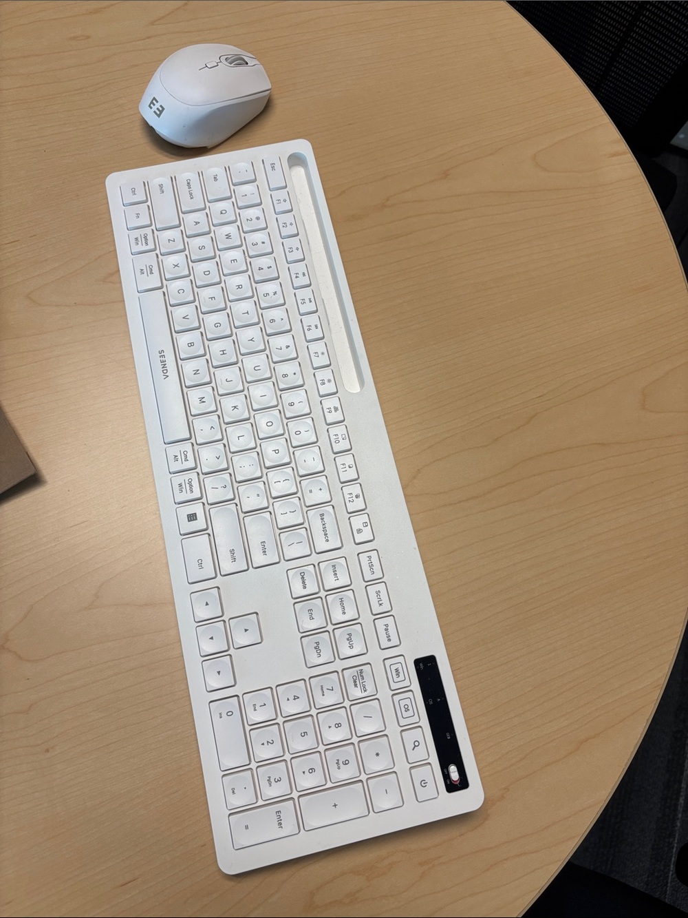 Slim White Wireless Keyboard and Mouse Set